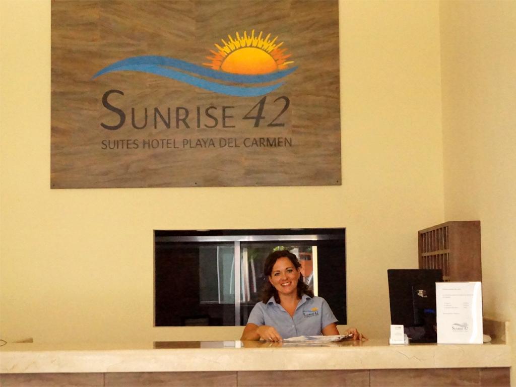 Sunrise 42 Suites Hotel Плая-дель-Кармен Экстерьер фото